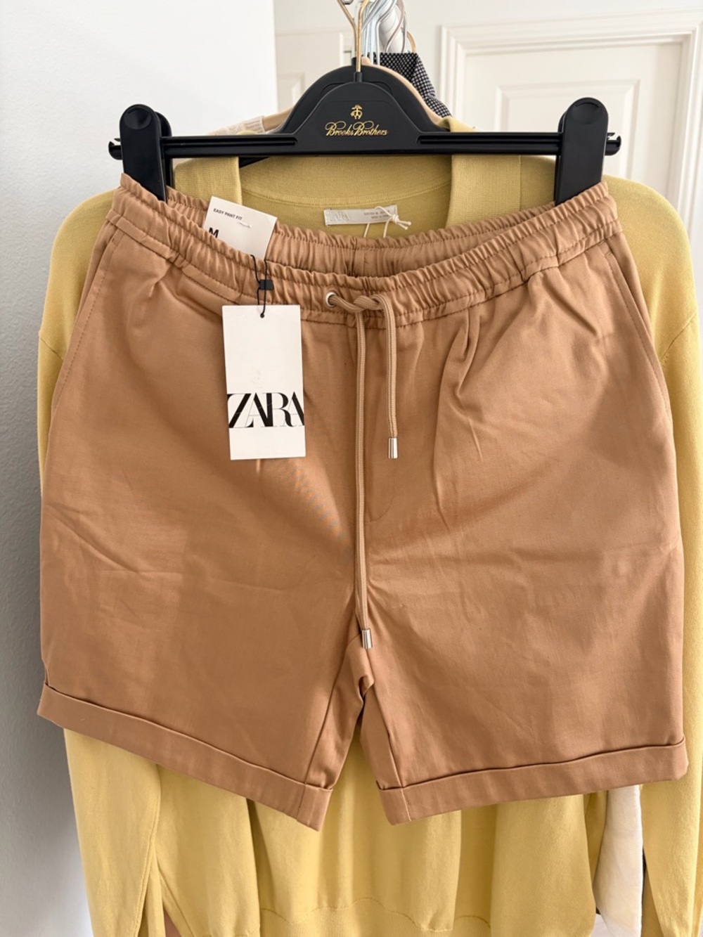 NWT Zara Men’s Tan Drawstring Cuffed Shorts Medium